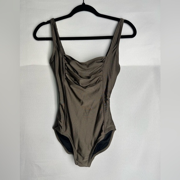 Calvin Klein Elegant  One-Piece Swimsuit size 4 pre owned Exellent condition - Picture 1 of 8